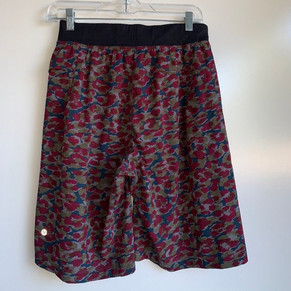 Lululemon CORE Linerless Men's Shorts Size Small ~EUC - Picture 3 of 7